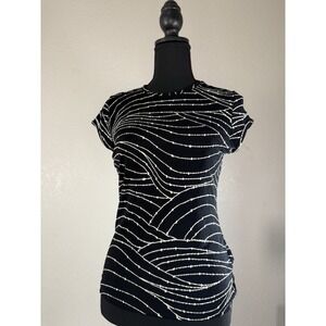 Susan Lawrence Petite Blouse Womens Medium  Black White Wavy Short Sleeve Casual